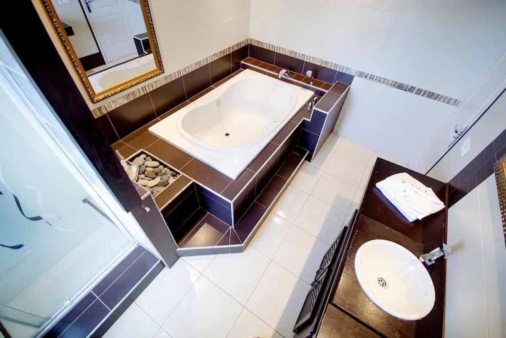 Luxe Villa With Private Pool, Jacuzzi And Spectacular Views Costa Adeje  Kültér fotó